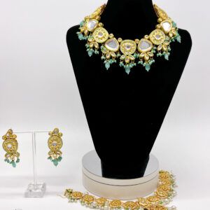 Ishita - Deluxe Kundan Semi Bridal Necklace Set
