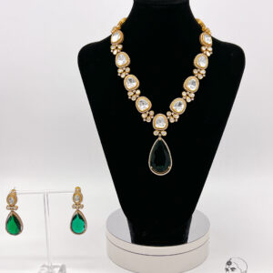 Victorian Green Long Necklace Set