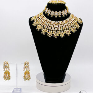 Aarini - Sensual Pachi Kundan Bridal Necklace Set