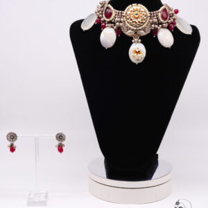 Red/White Kundan and Black Metal Fusion Choker Set